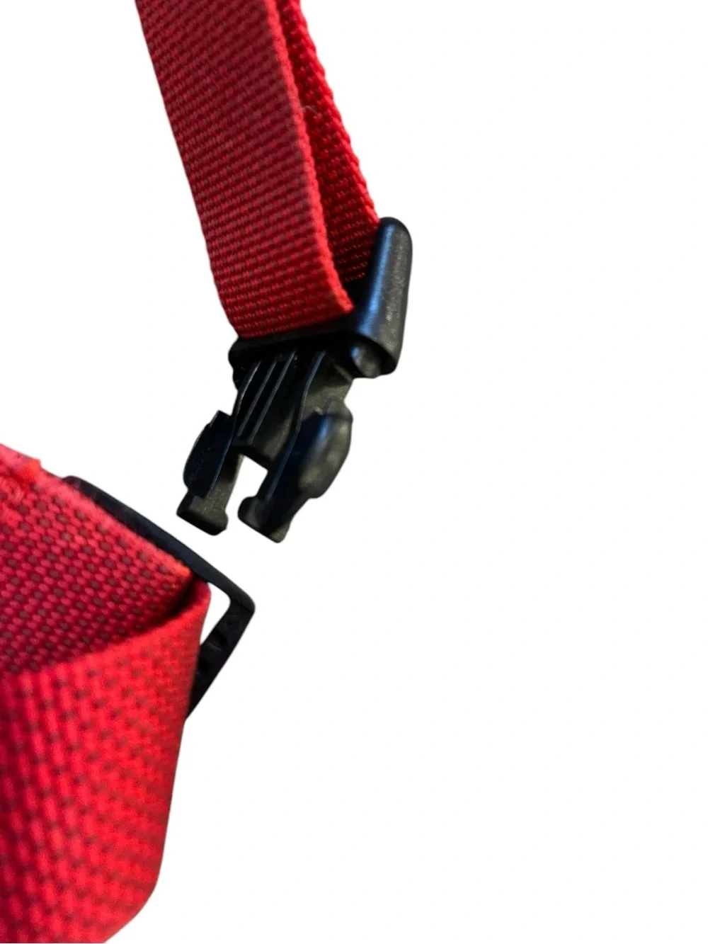 Kong Red No-Pull Dog Harness with Padded Chest Plate in excellent condition